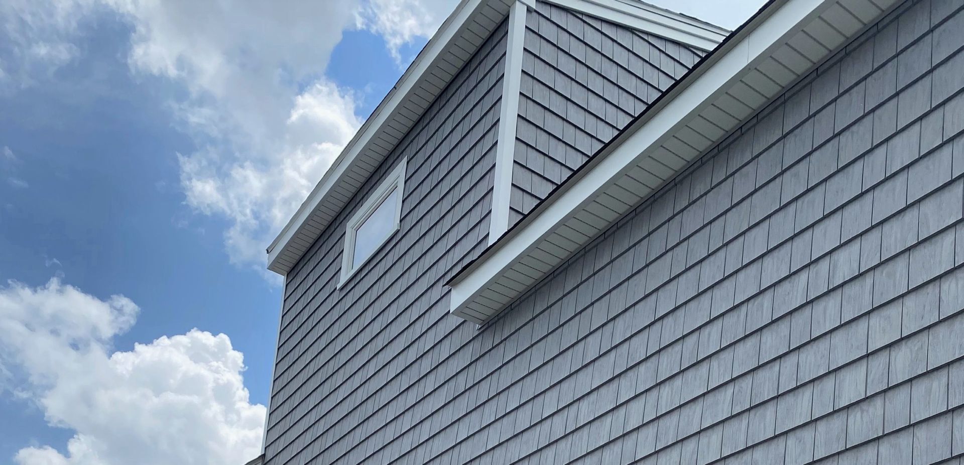 Vinyl Siding Installation Guide for Moisture Control