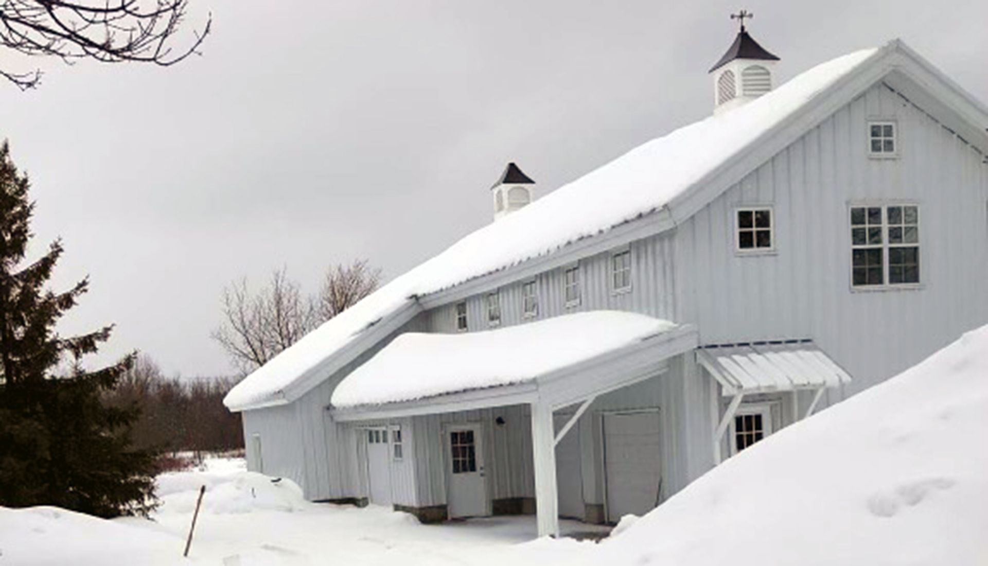 Metal building roof engineering can effectively displace the weight of snow.