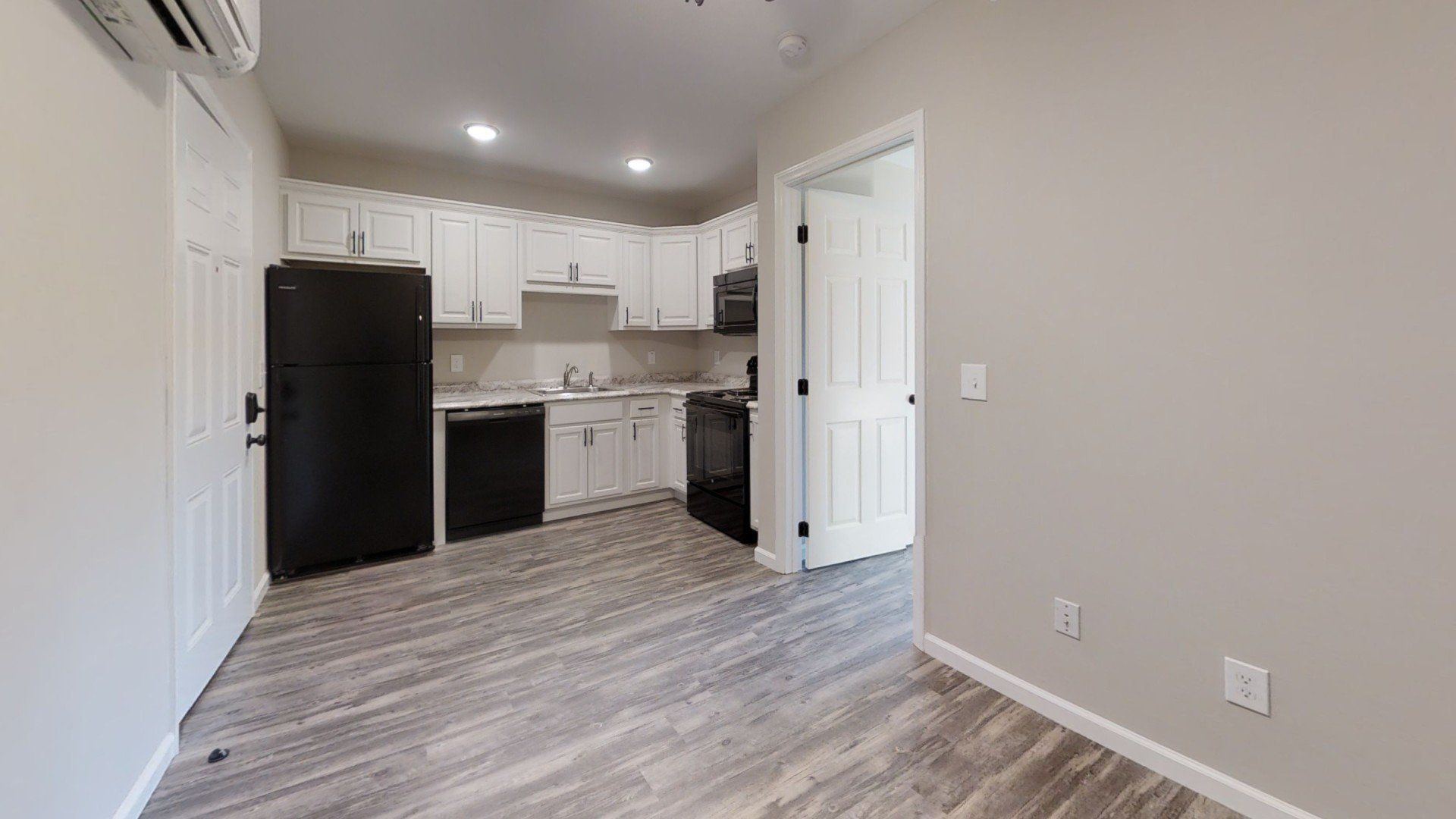 The Forum on East King St - Kitchen with appliaces