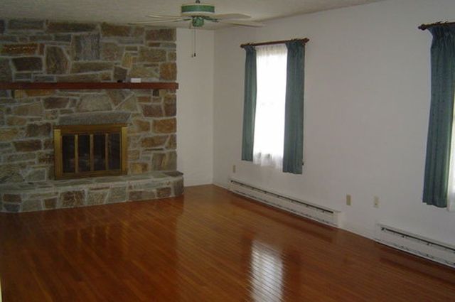 Gap House - Living Room