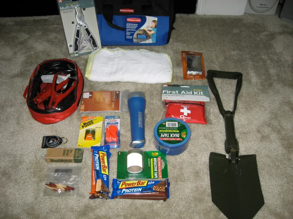 What Is a DIY Emergency Kit?