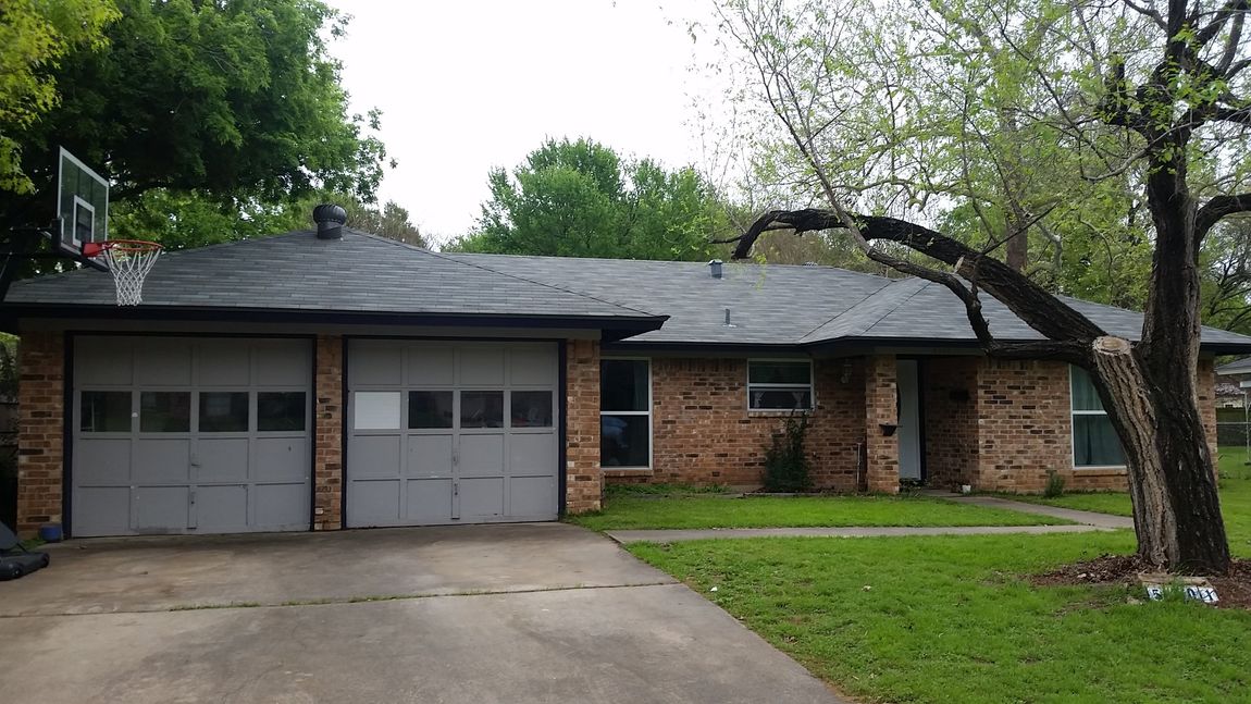 GAF 3 tab 25 year Royal Sovereign shingles Color Slate - Austin Roofing and Construction