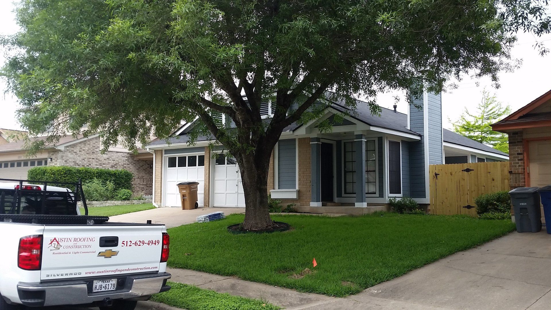 GAF, Royal Sovereign - 25 Year - Color - Charcoal - Austin Roofing and Construction