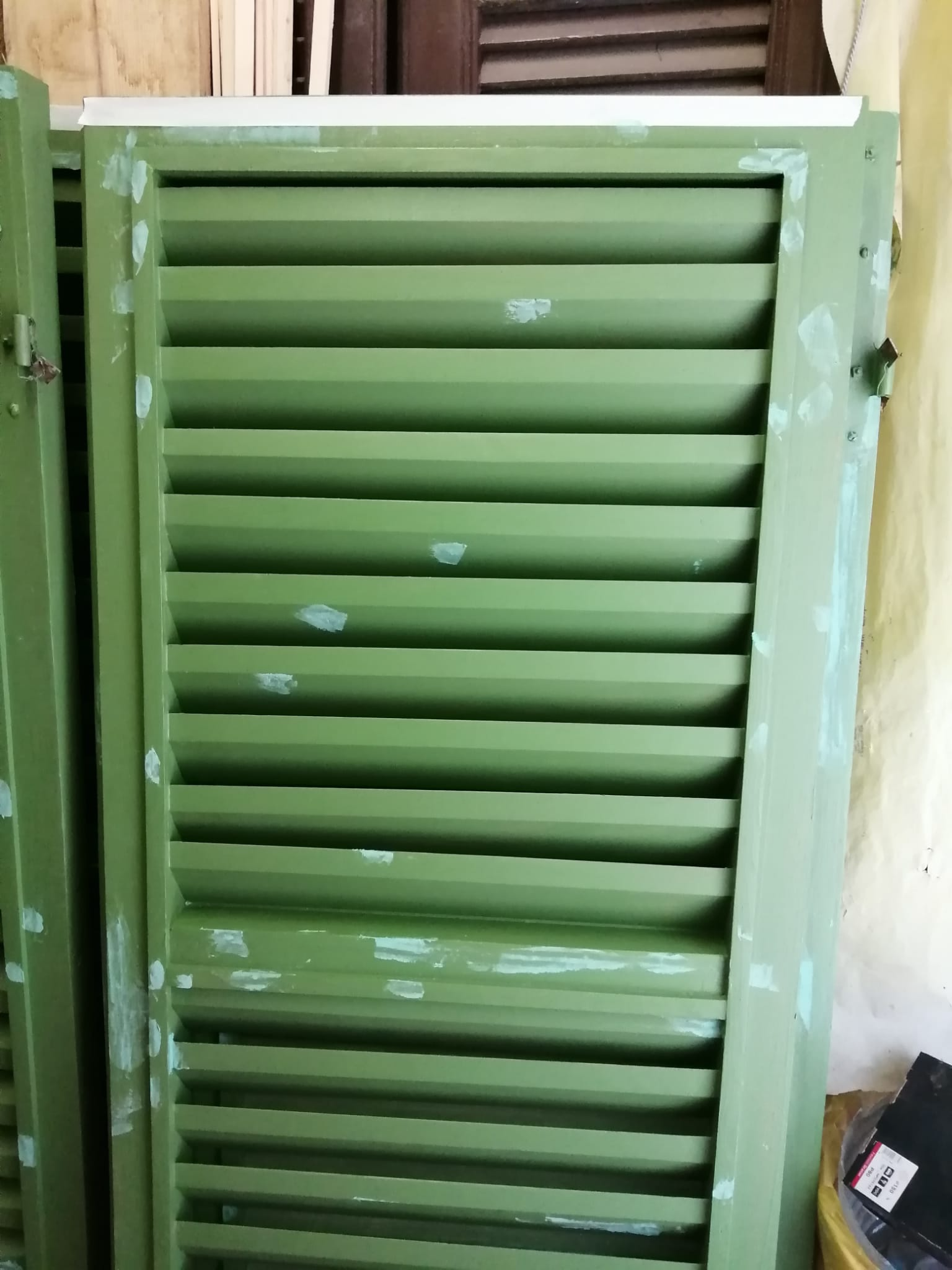 Recupero rifacimento scuri e porte a Bologna