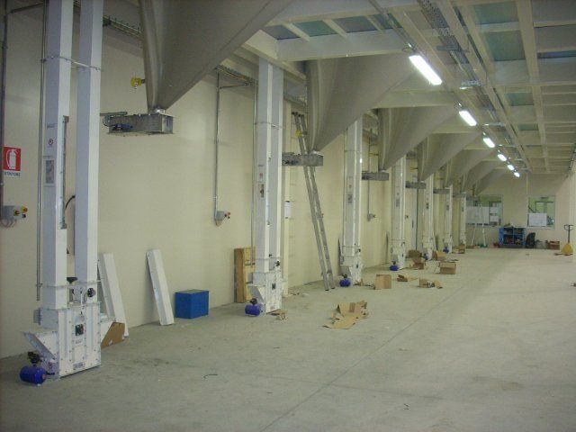 interno impianto riseria