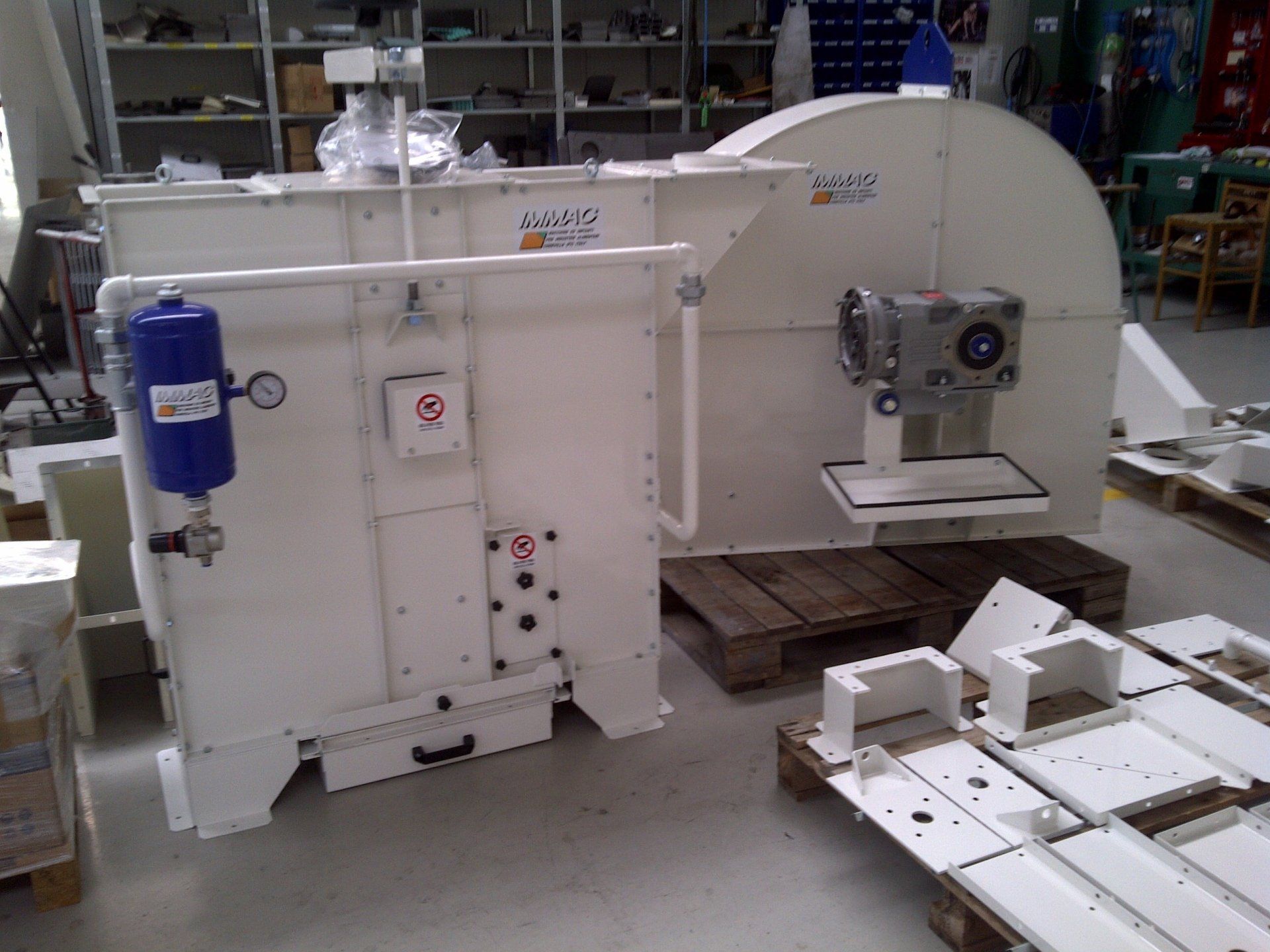 Elevatore autopulente ad aria compressa