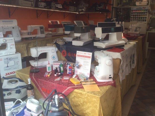 macchine da cucito e ferri da stiro
