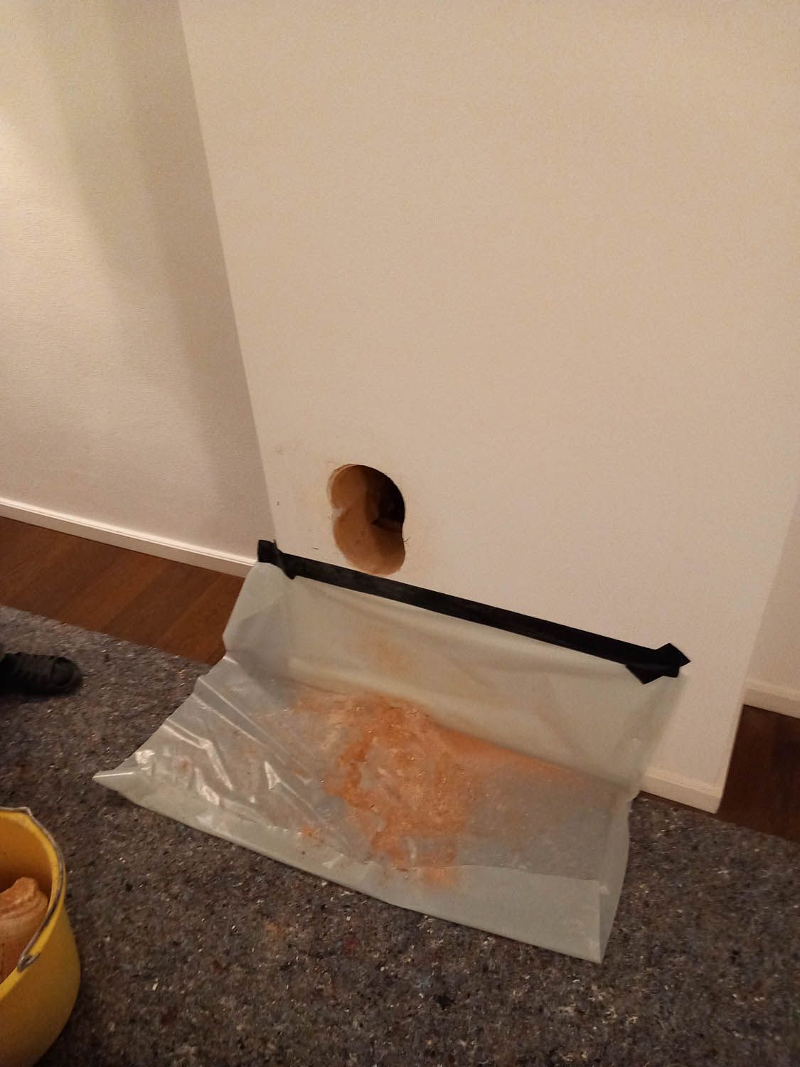 Kernbohrung Leitung Haus