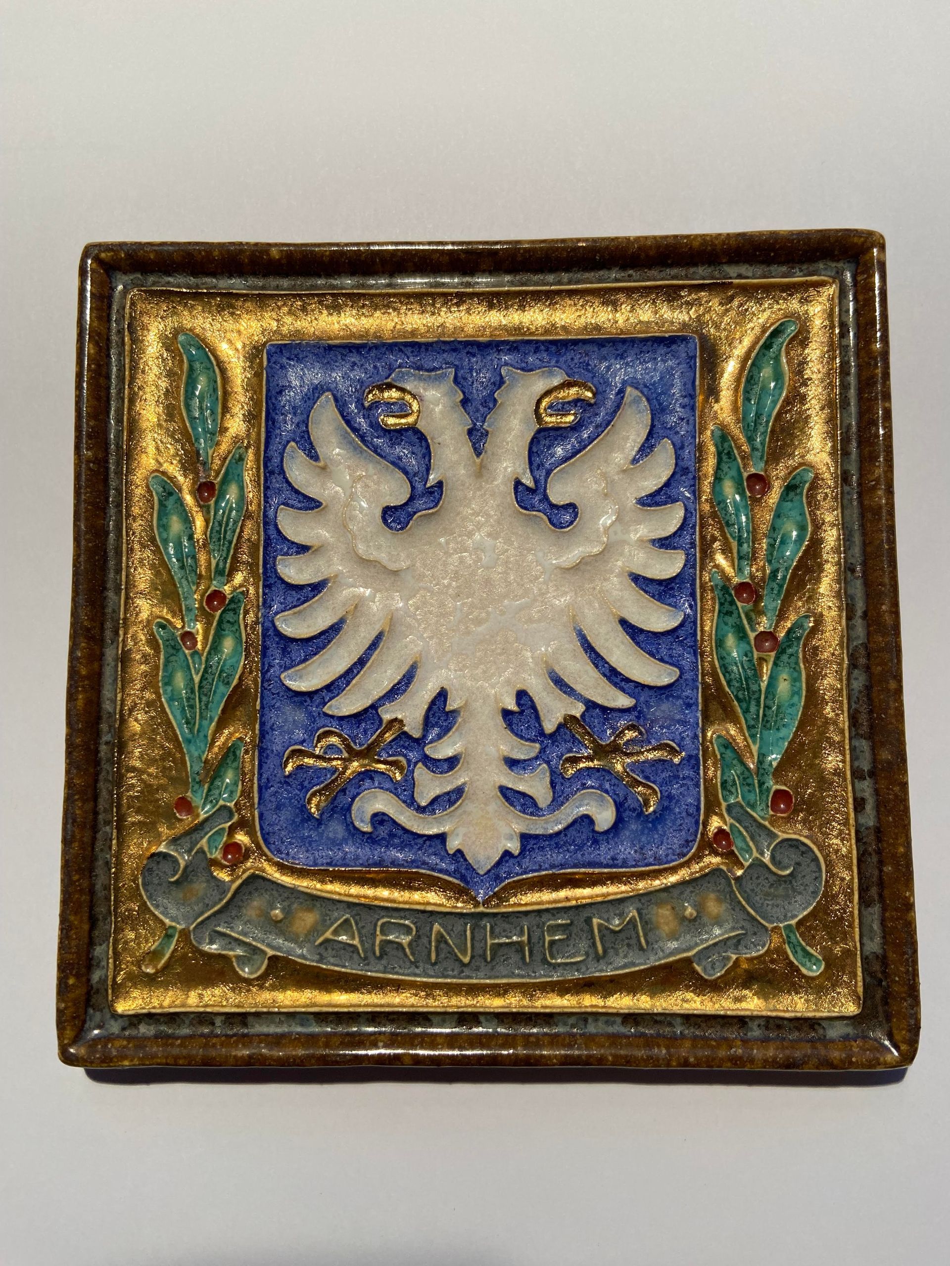 Porceleyne Fles Cloisonné wapentegel Arnhem.