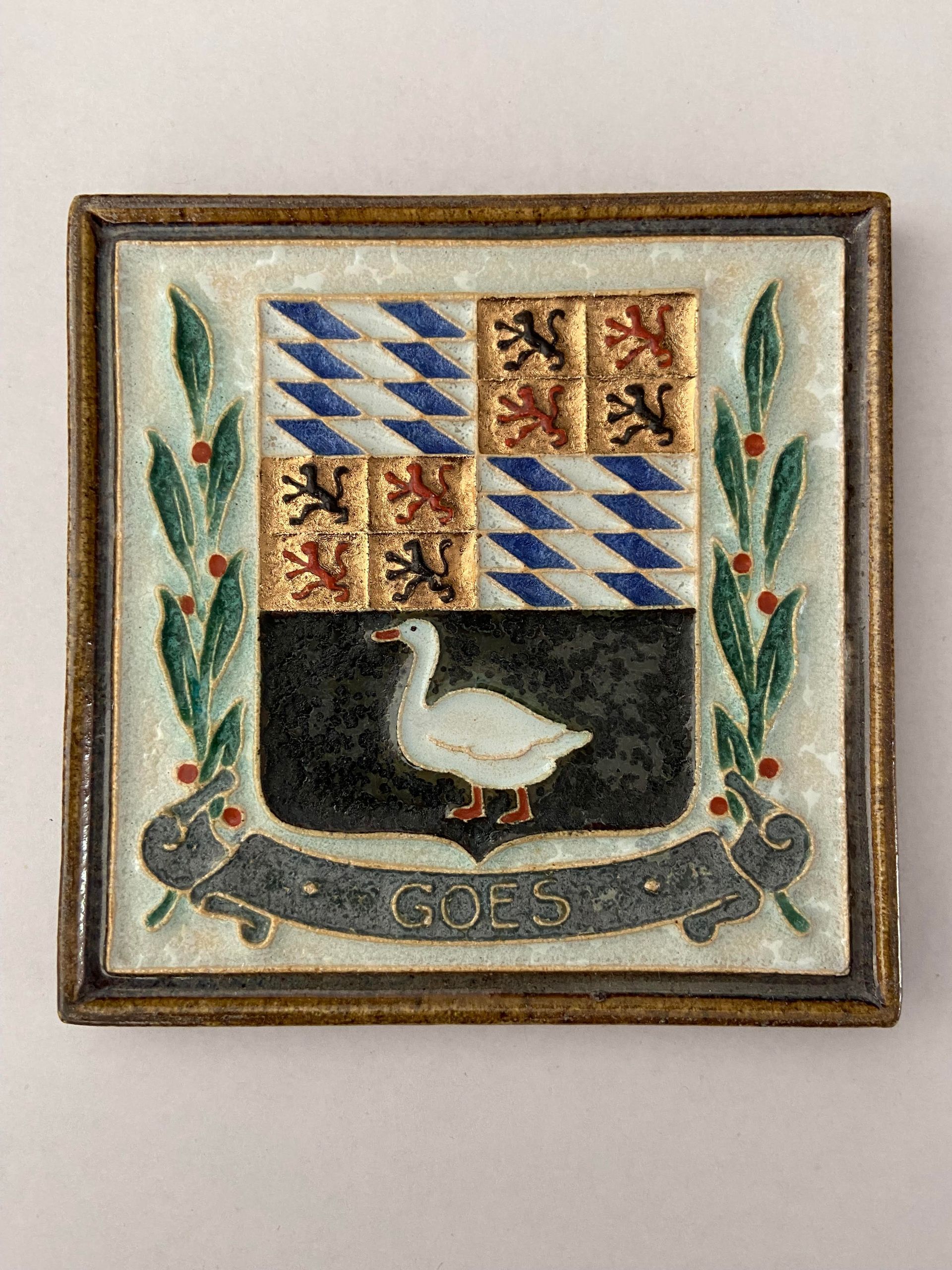 PFtegel Porceleyne Fles Cloisonné wapentegel Goes. Royal Delft Tile. Porcelain tile Delft. Coat of arms.