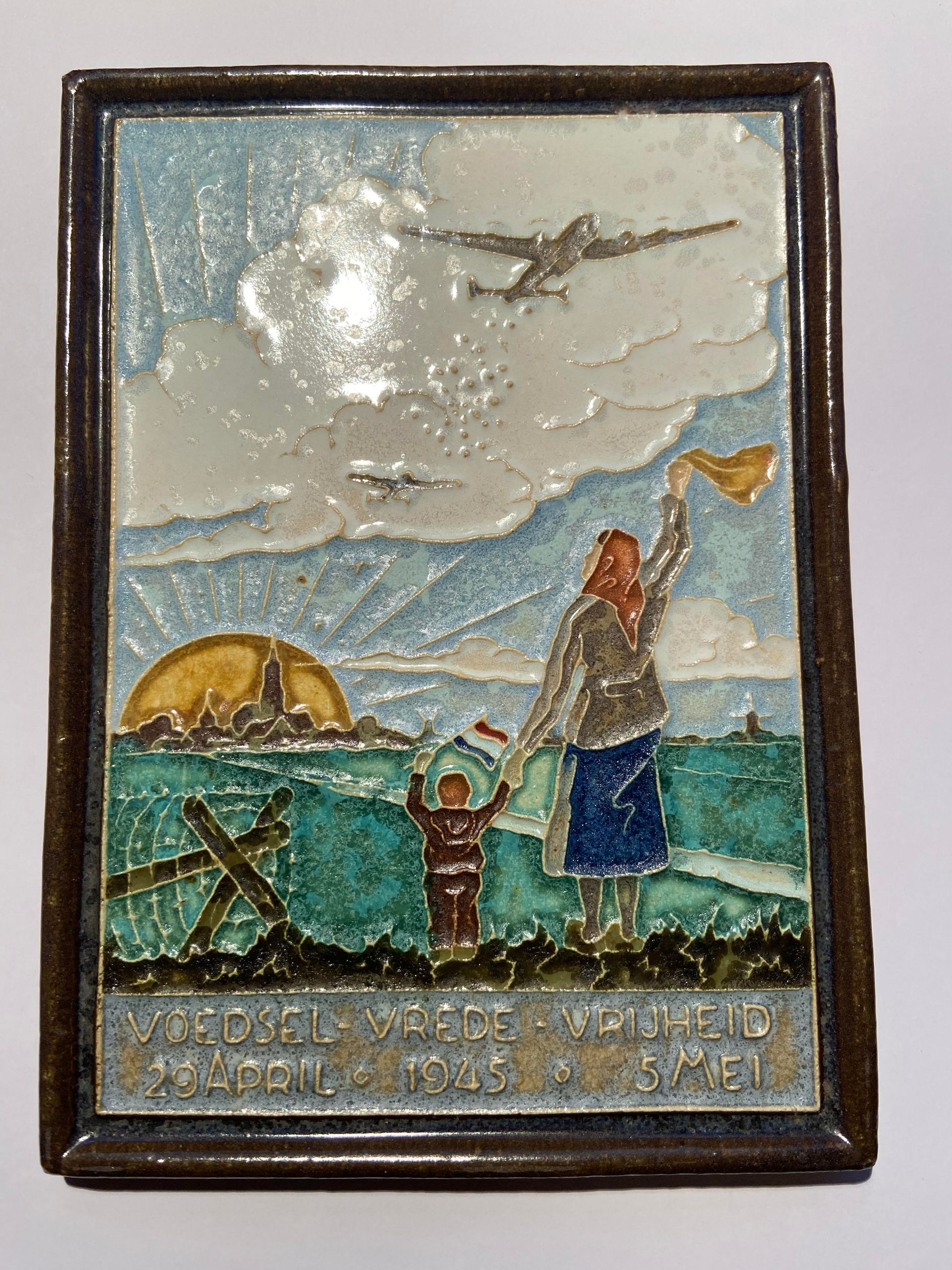 PFtile Porceleyne Fles Delft Cloisonne tile war and peace.