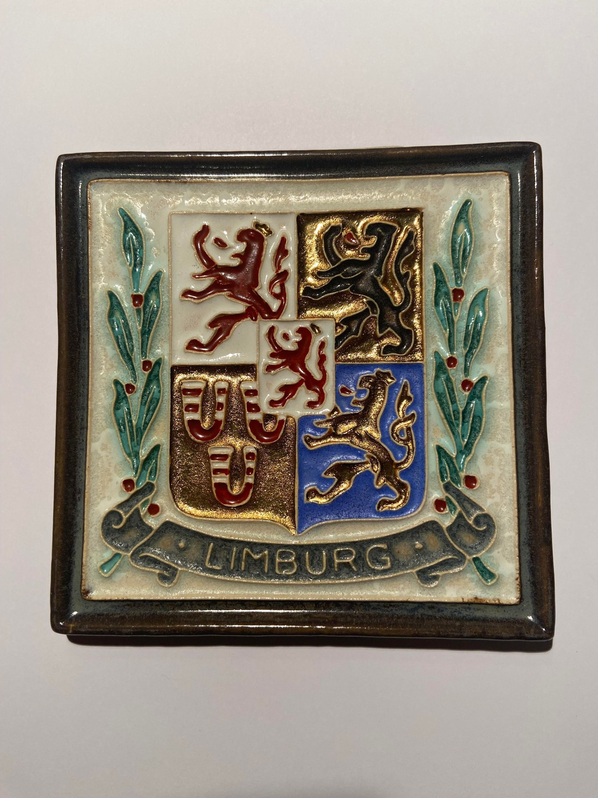 PFtegel Porceleyne Fles Cloisonné wapentegel Limburg. Royal Delft Tile. Porcelain tile Delft. Coat of arms.
