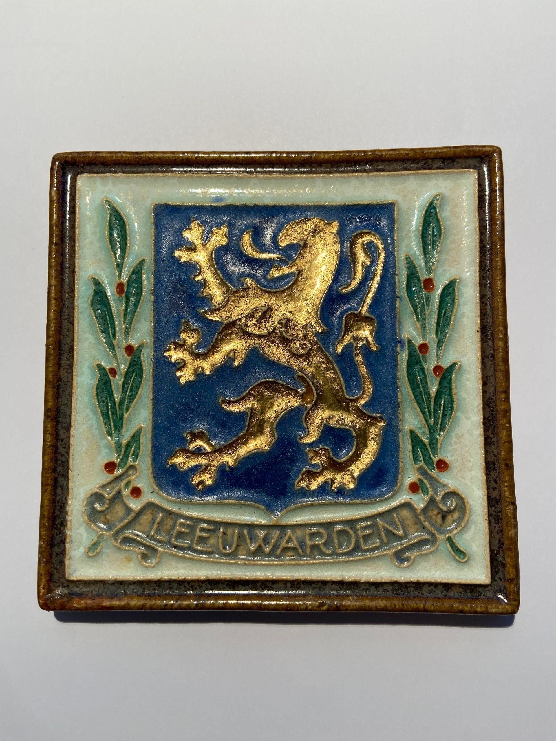 PFtegel Porceleyne Fles Cloisonné wapentegel Leeuwarden. Royal Delft Tile. Porcelain tile Delft.