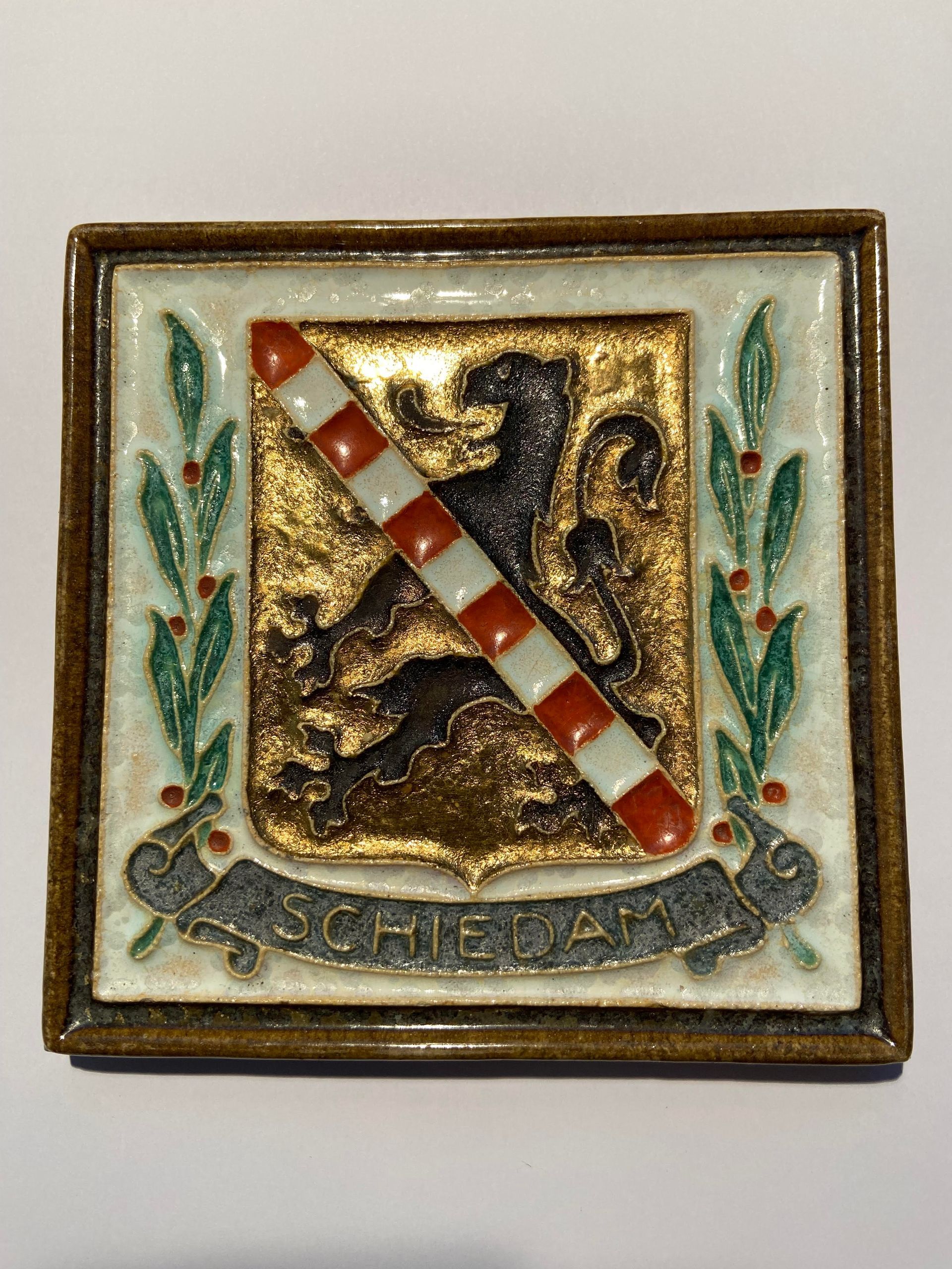 PFtegel Porceleyne Fles Cloisonné wapentegel Schiedam. Royal Delft Tile. Porcelain tile Delft.