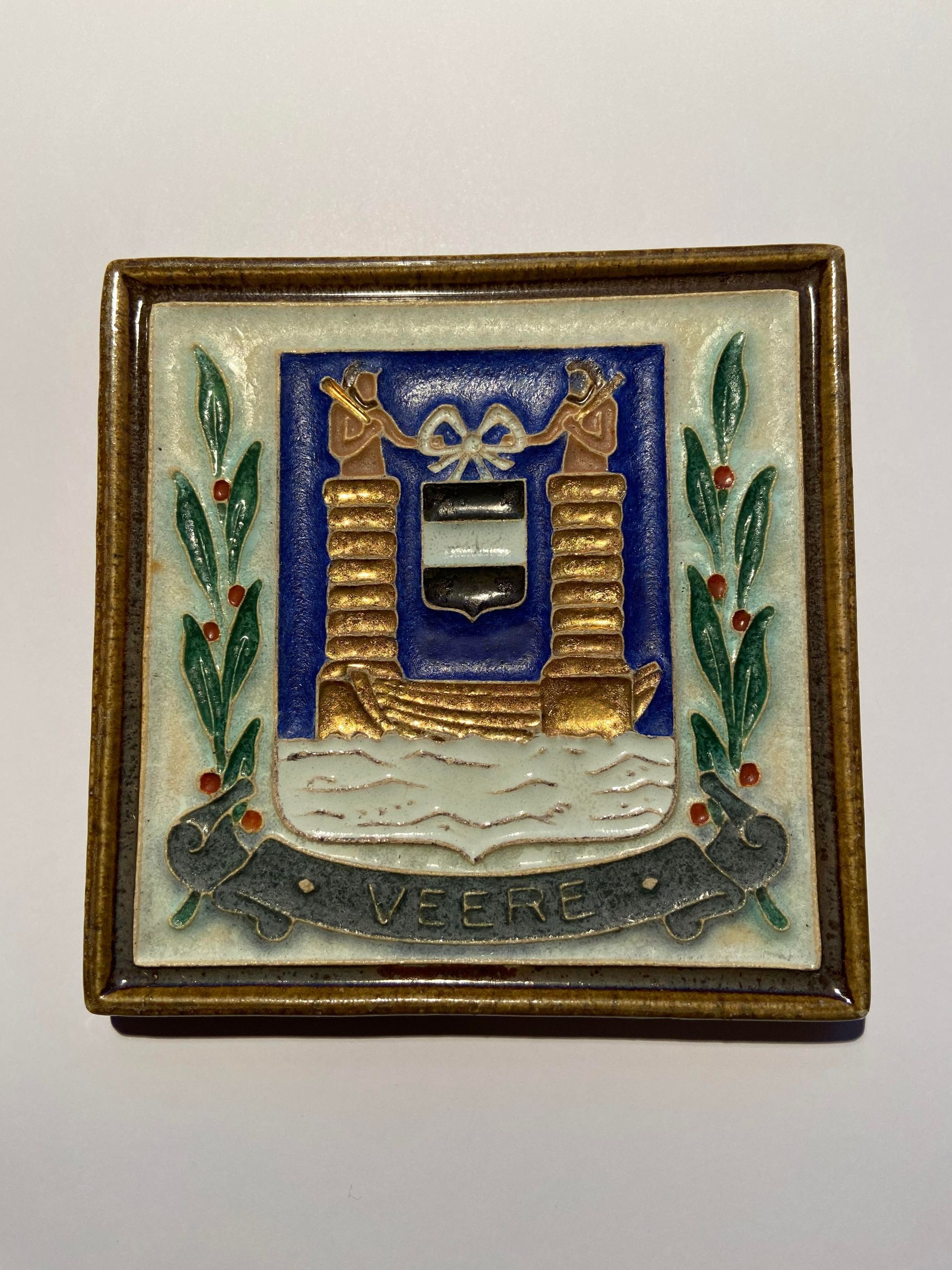 Porceleyne Fles Cloisonné wapentegel Veere