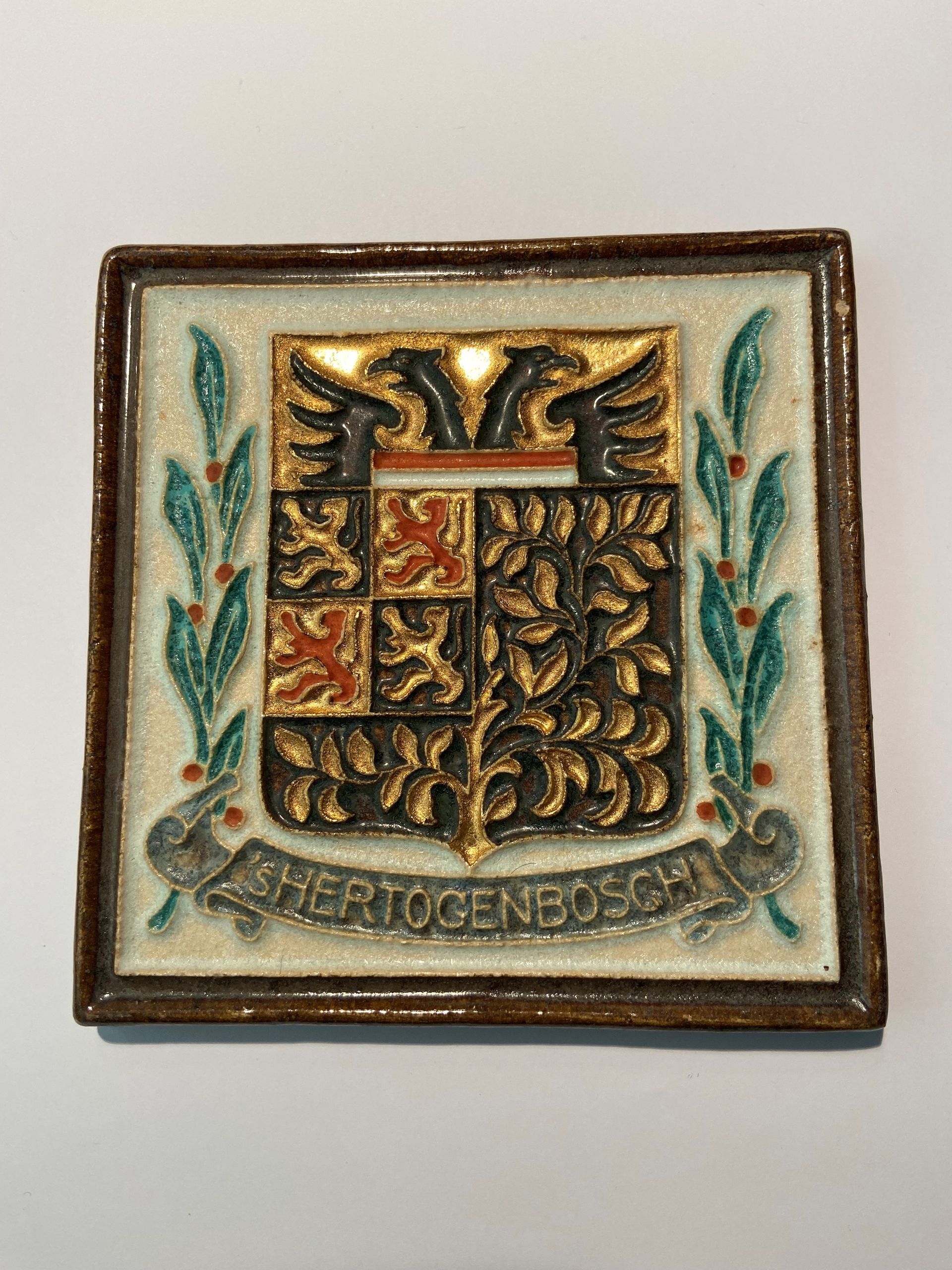 PFtegel Porceleyne Fles Cloisonné wapentegel 's-Hertogenbosch. Rear Royal Delft Tile. Porcelain tile Delft. Coat of arms.