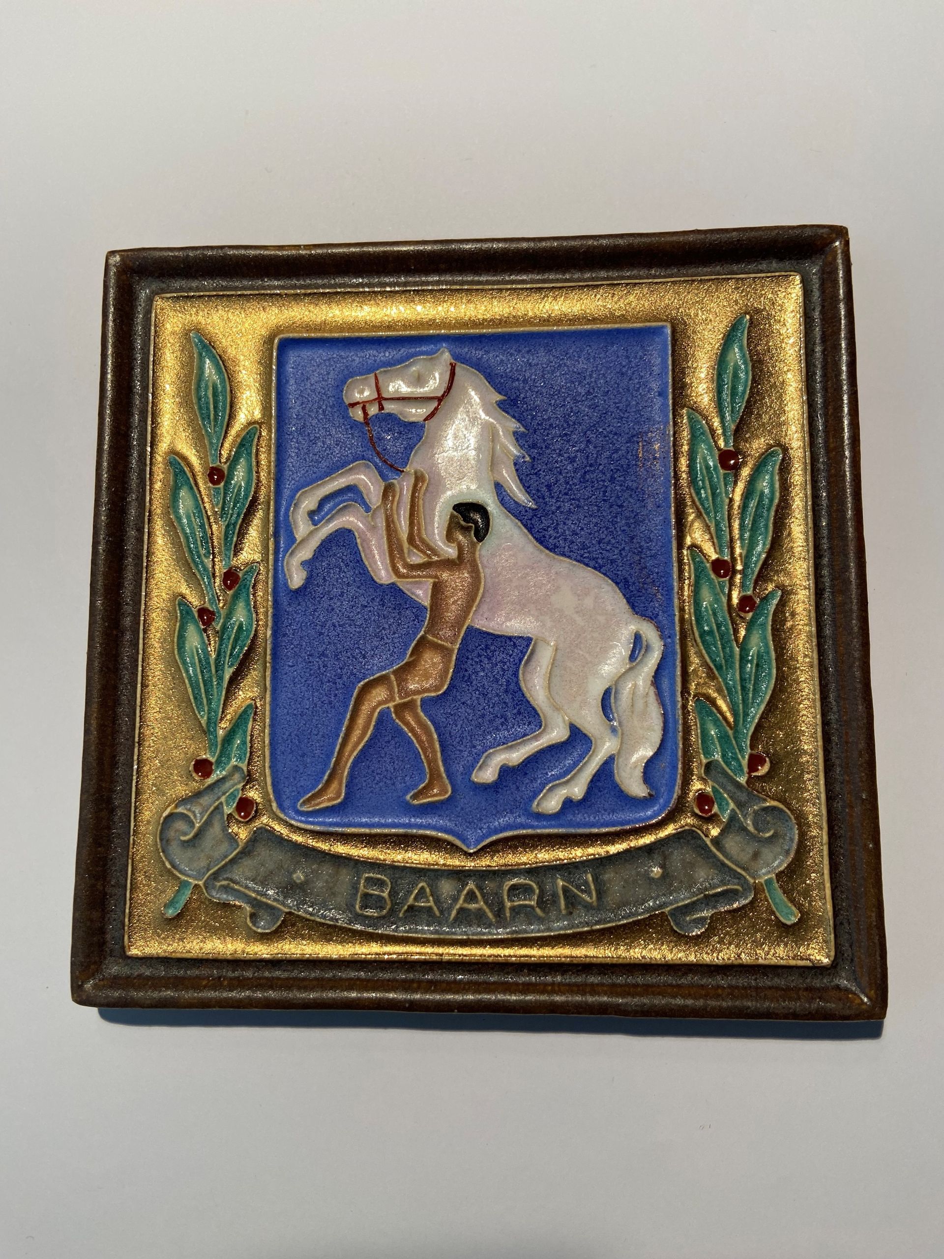 PFtegel Porceleyne Fles Cloisonné wapentegel Baarn. Royal Delft Tile. Porcelain tile Delft. Coat of arms.