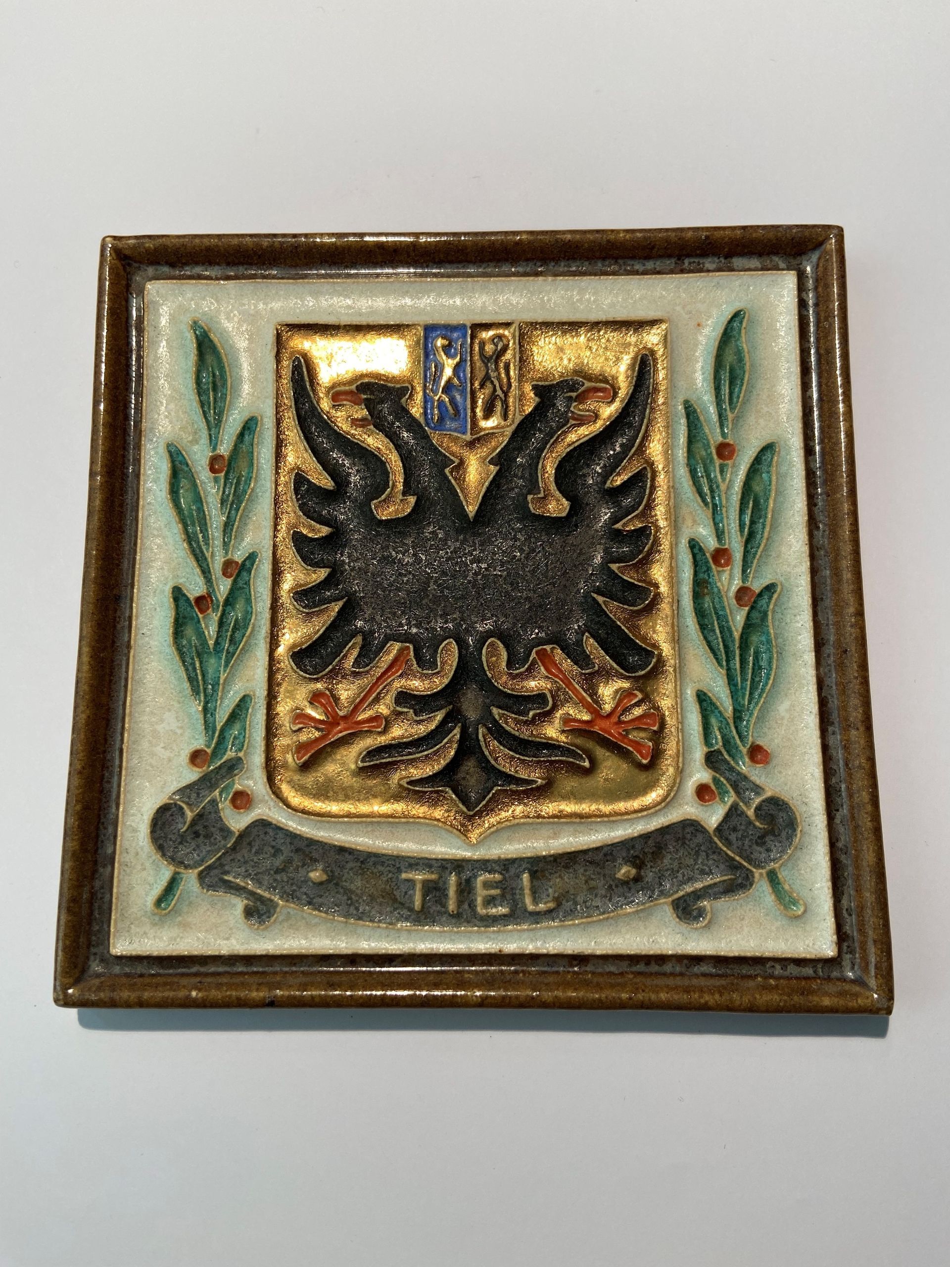 PFtegel Porceleyne Fles Cloisonné wapentegel Tiel. Rear Royal Delft Tile. Porcelain tile Delft. Coat of arms.