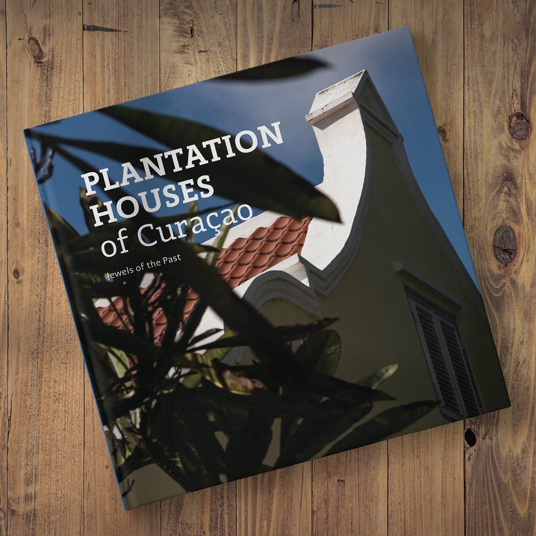 Plantation Houses of Curaçao book cover