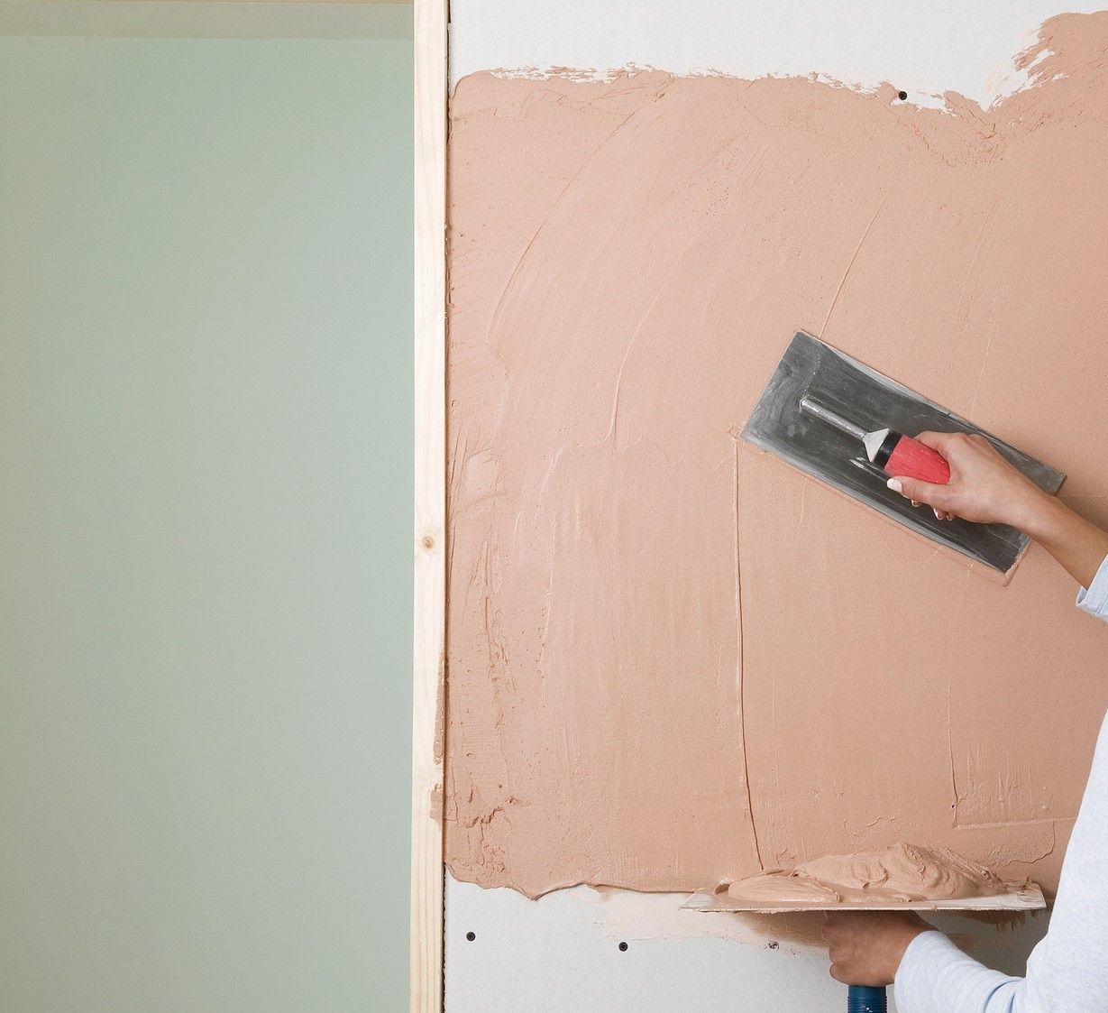 Plastering to cover a hole