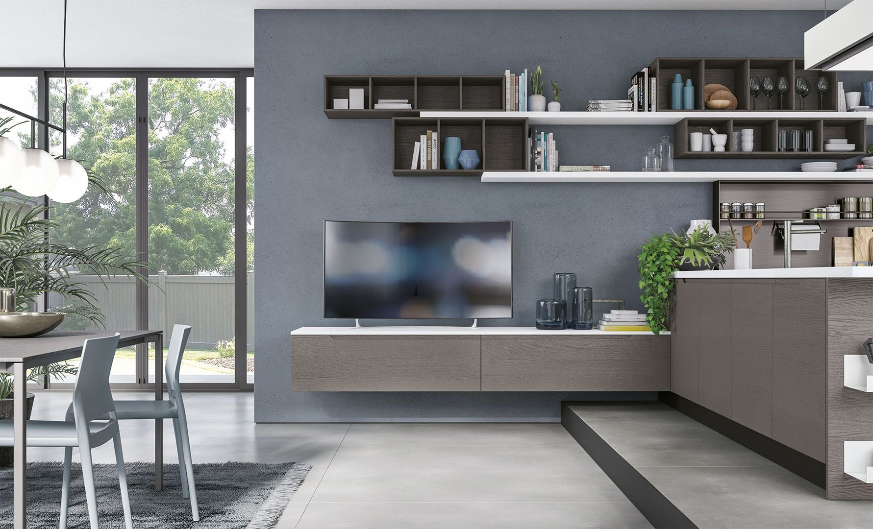 Un soggiorno con tv a schermo piatto a parete
