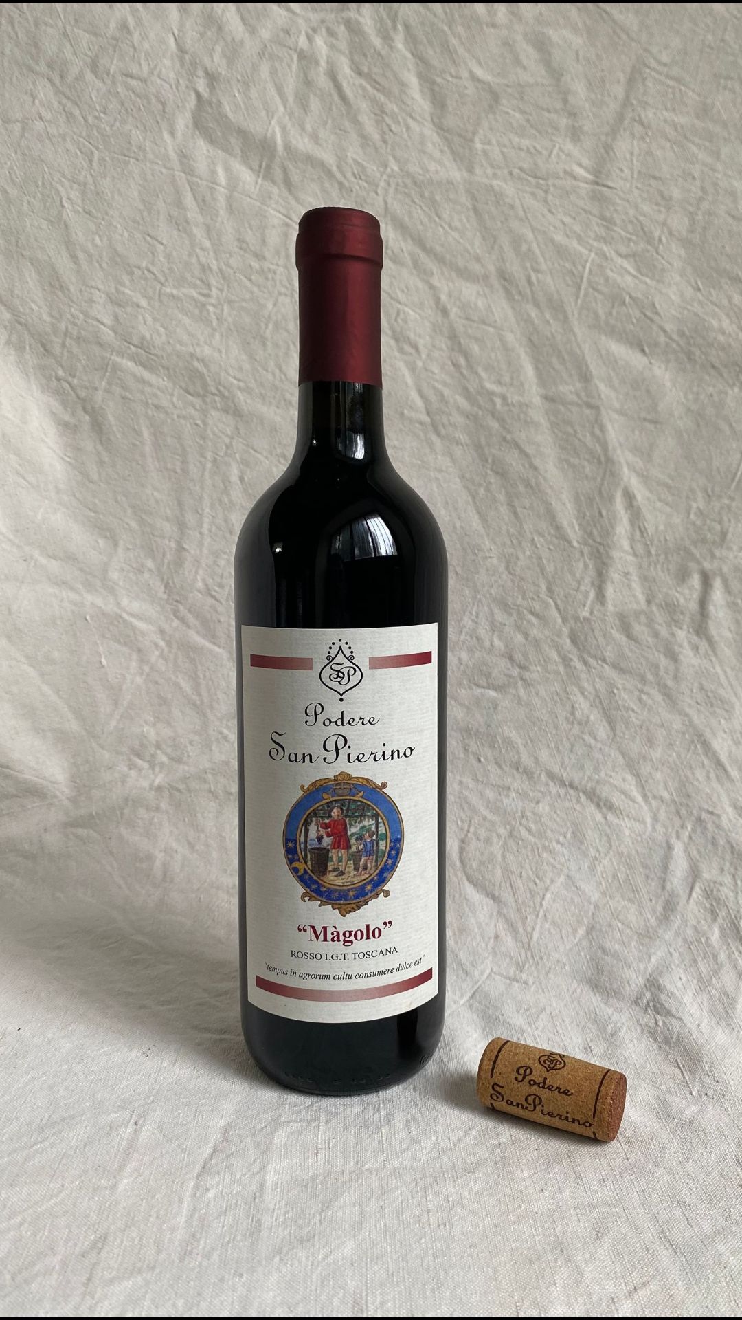 Bottiglia di vino rosso I.G.T. Toscana Magolo