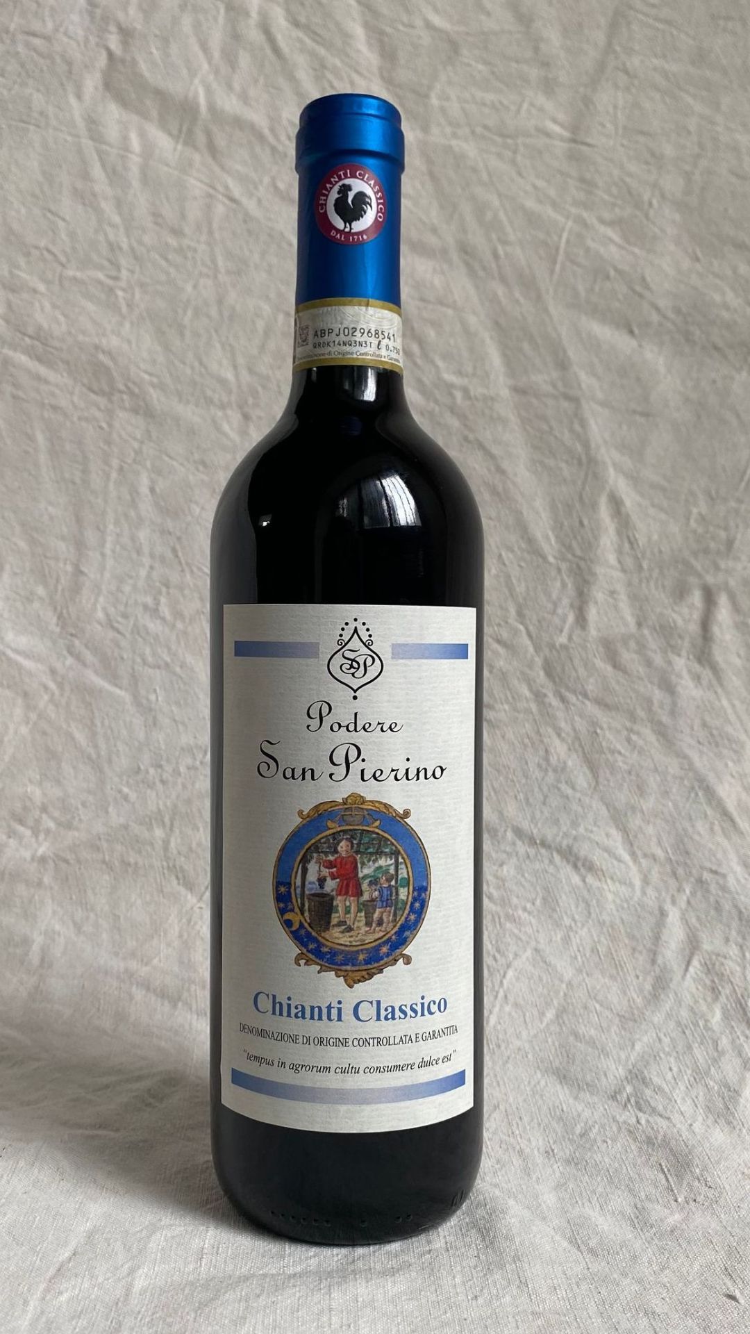 Bottiglia di vino rosso Chianti Classico Podere San Pierinogolo