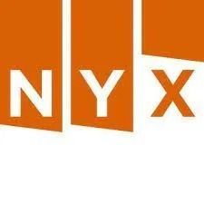 Il logo NYX è arancione e bianco su sfondo bianco.
