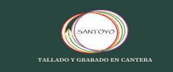 Logotipo con el texto "SANTOYO" dentro de un círculo multicolor sobre un fondo verde oscuro, con "TALLADO Y GRABADO EN CANTERA" debajo.