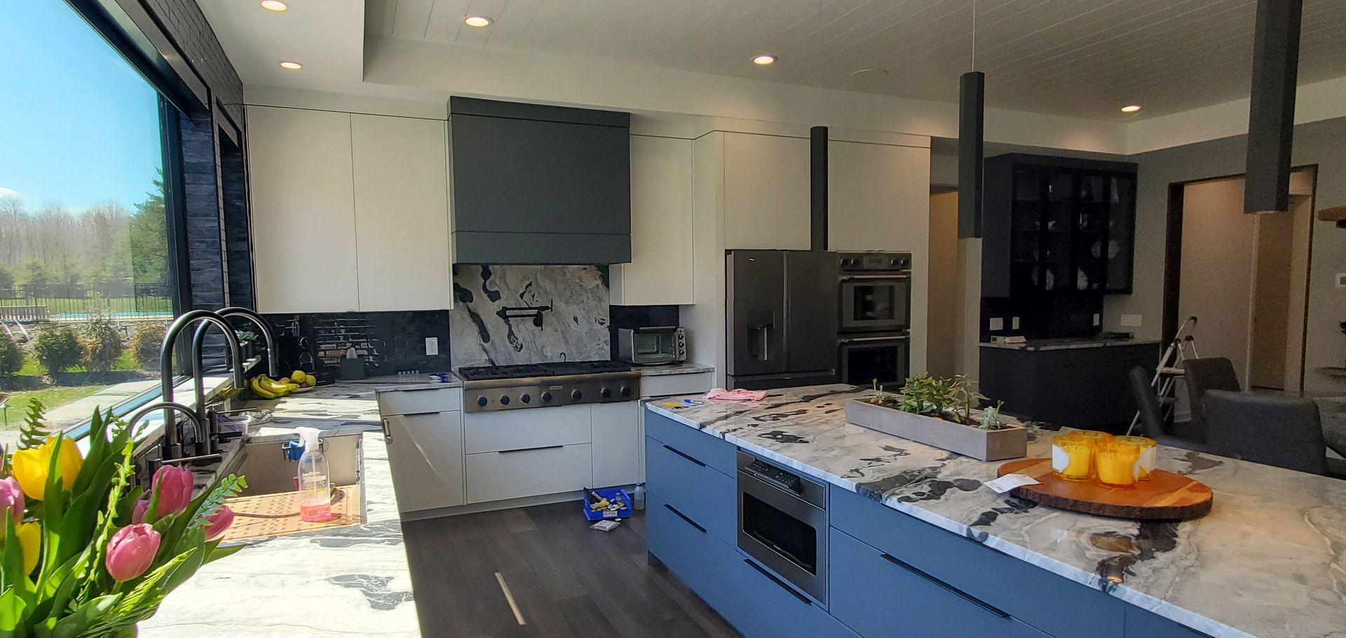 BUILT-IN CHINA CABINET KITCHEN