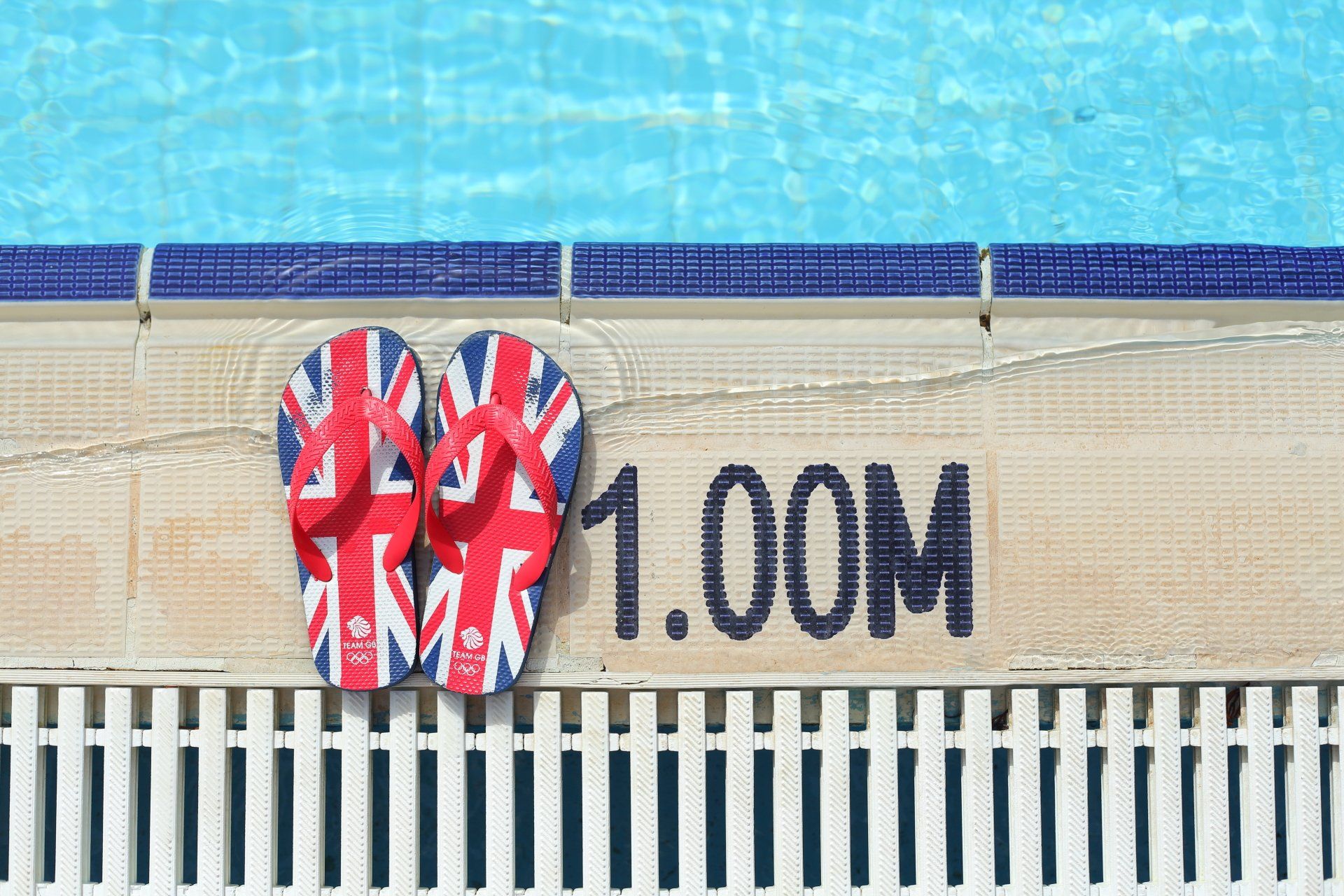 100meter pool with australian logo slippers