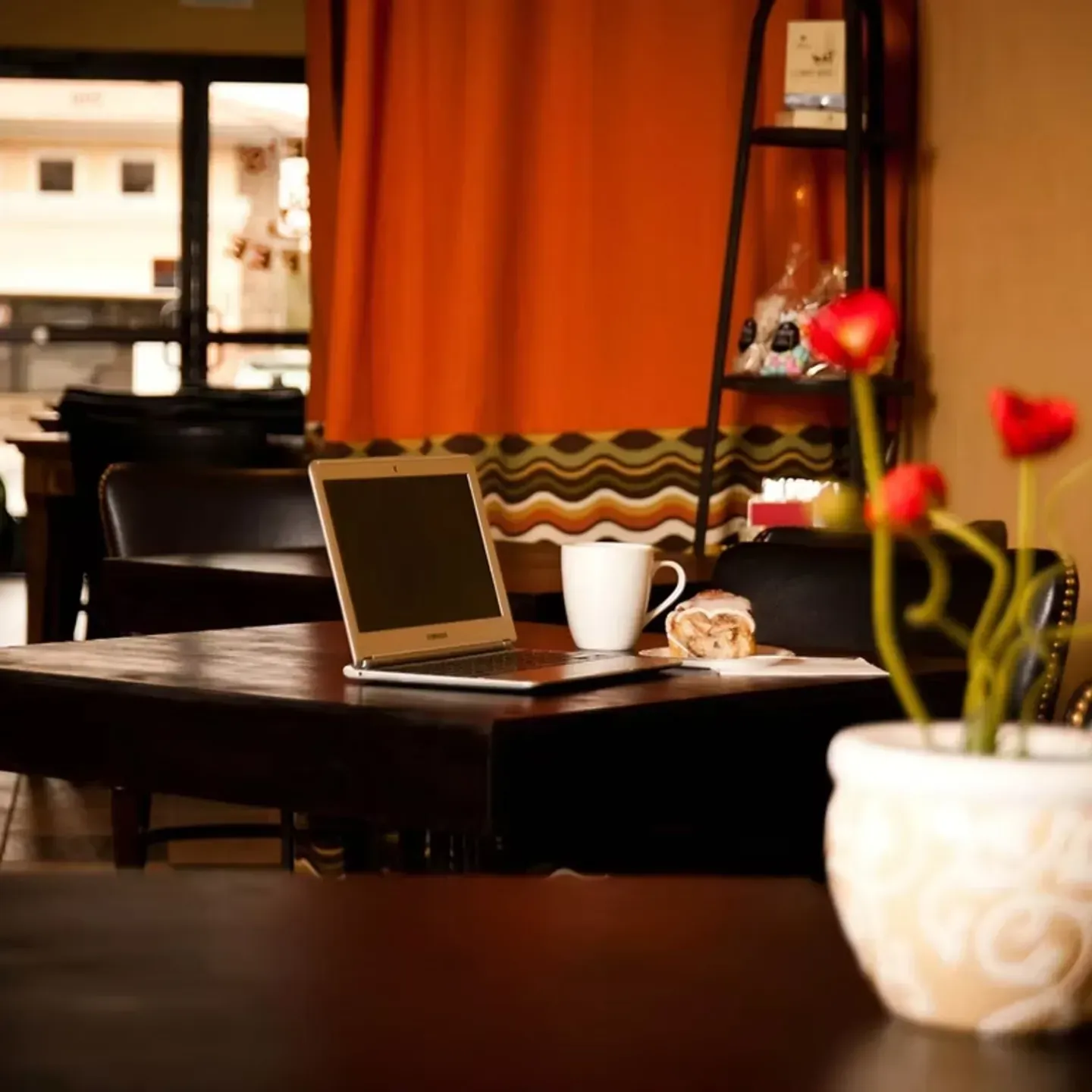 Interior of Zoes Coffee