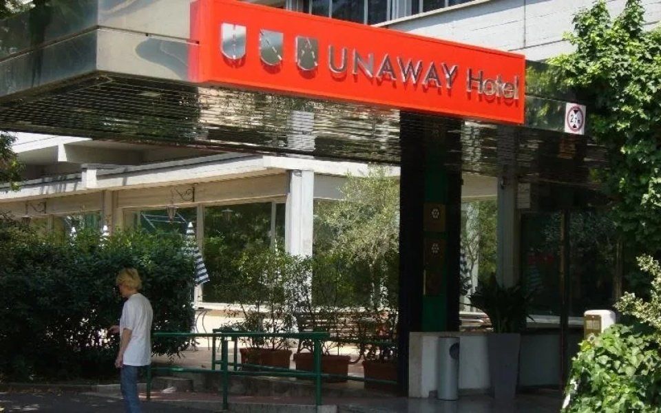 insegna pubblicitaria di un hotel