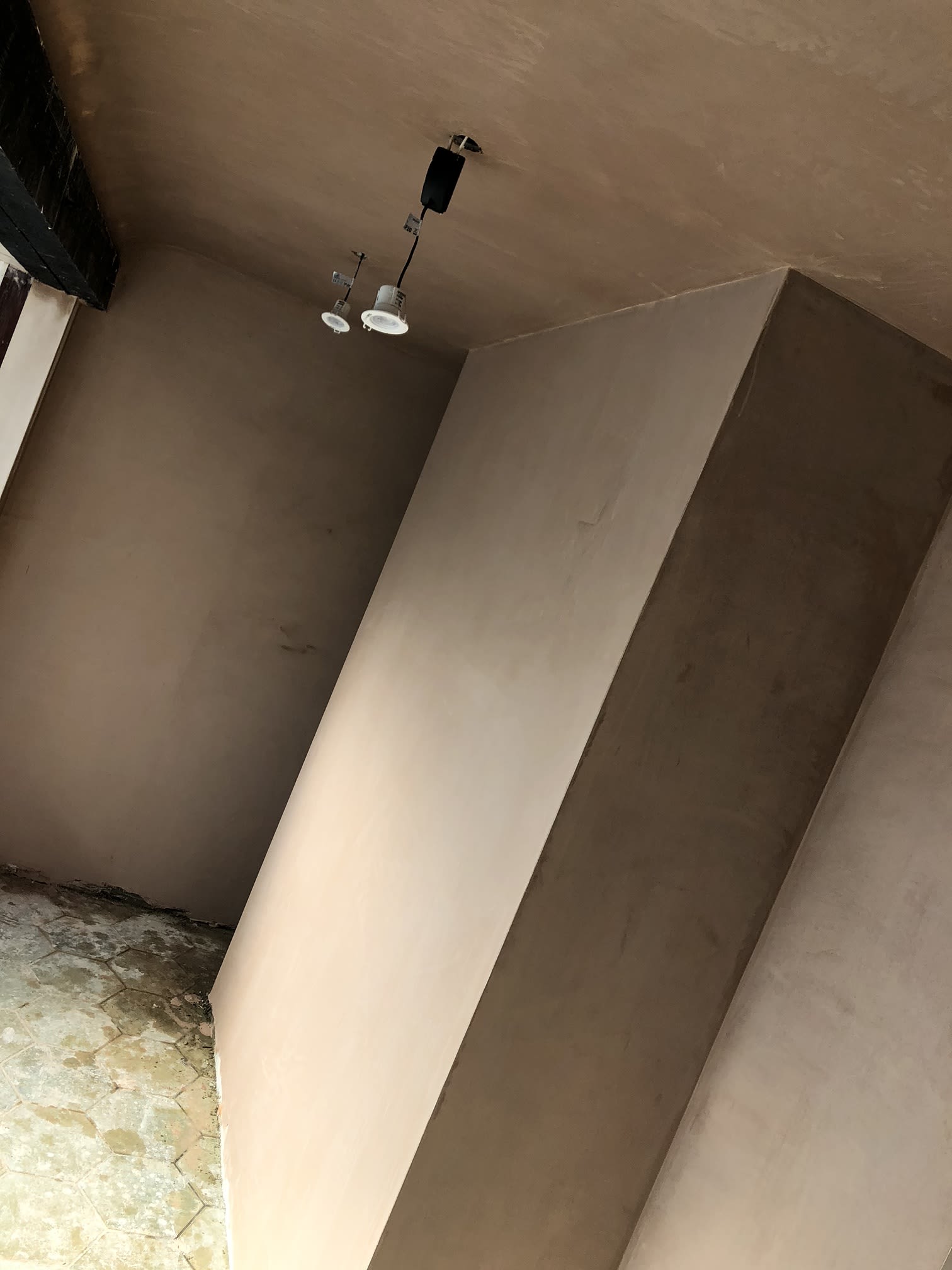 crisp plastering work on walls