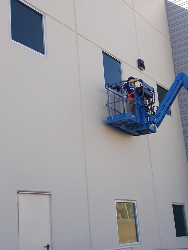 VIDRIERA INSURGENTES