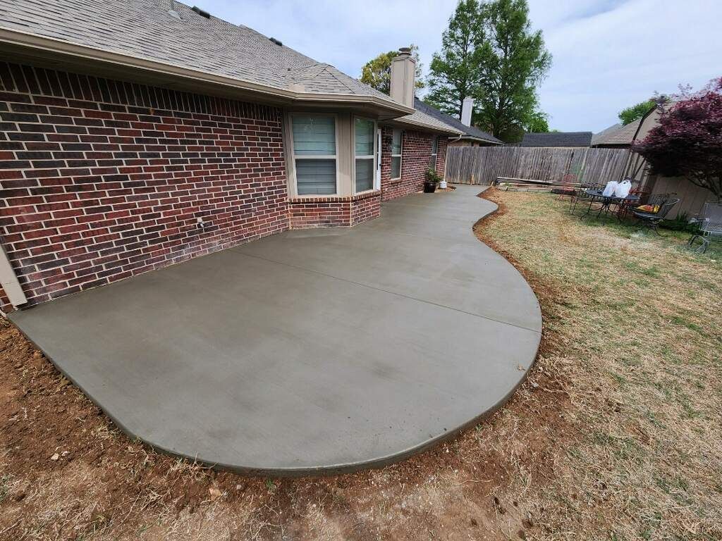 backyard concrete patio in Milton ontario