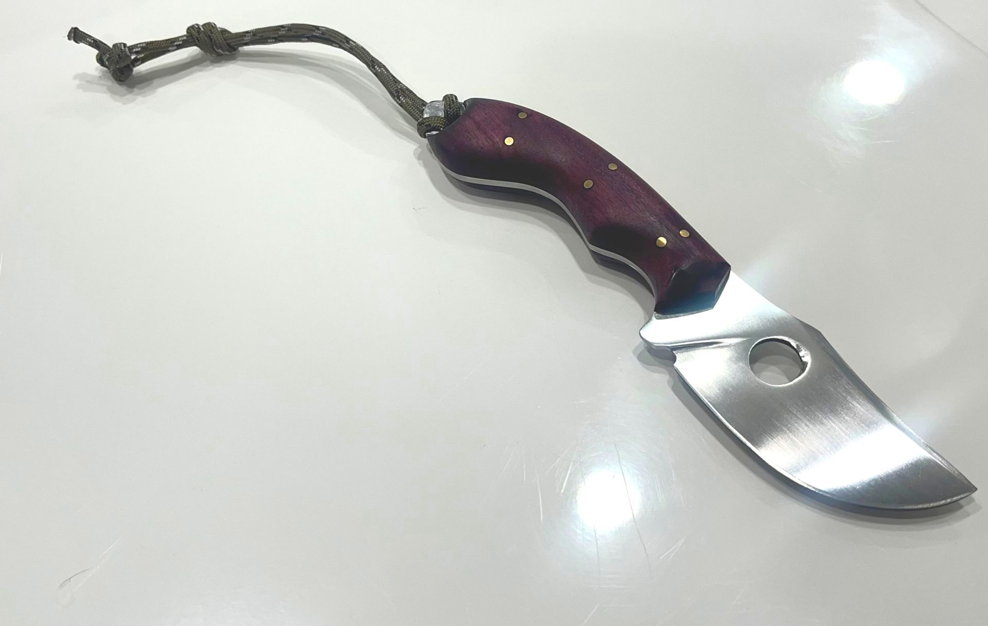 CUSTOM MADE HIGH CARBON STEEL HUNTING KNIVES MADE IN USA