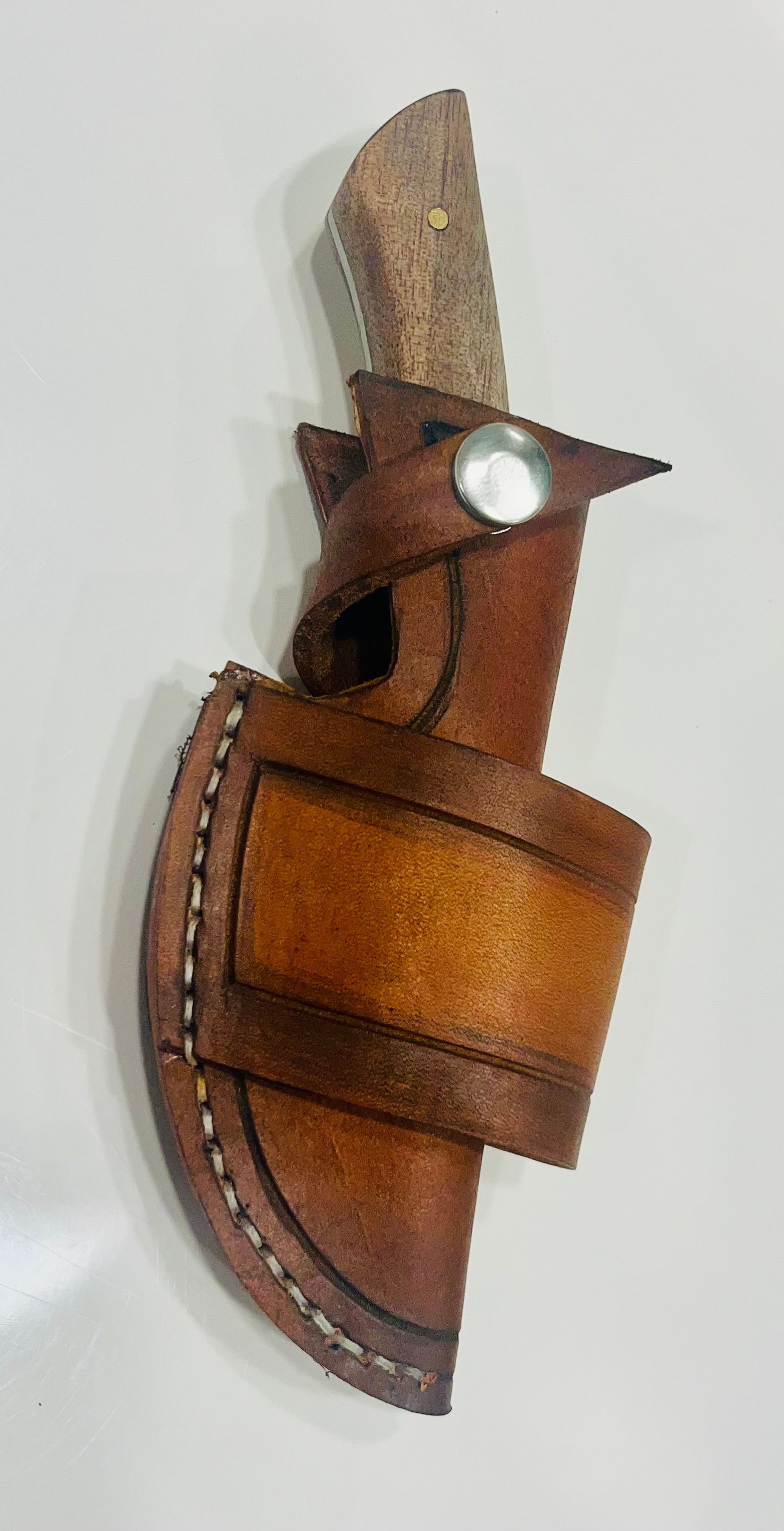 Blacksmith-made and designed hunting knives in Phoenix, Arizona