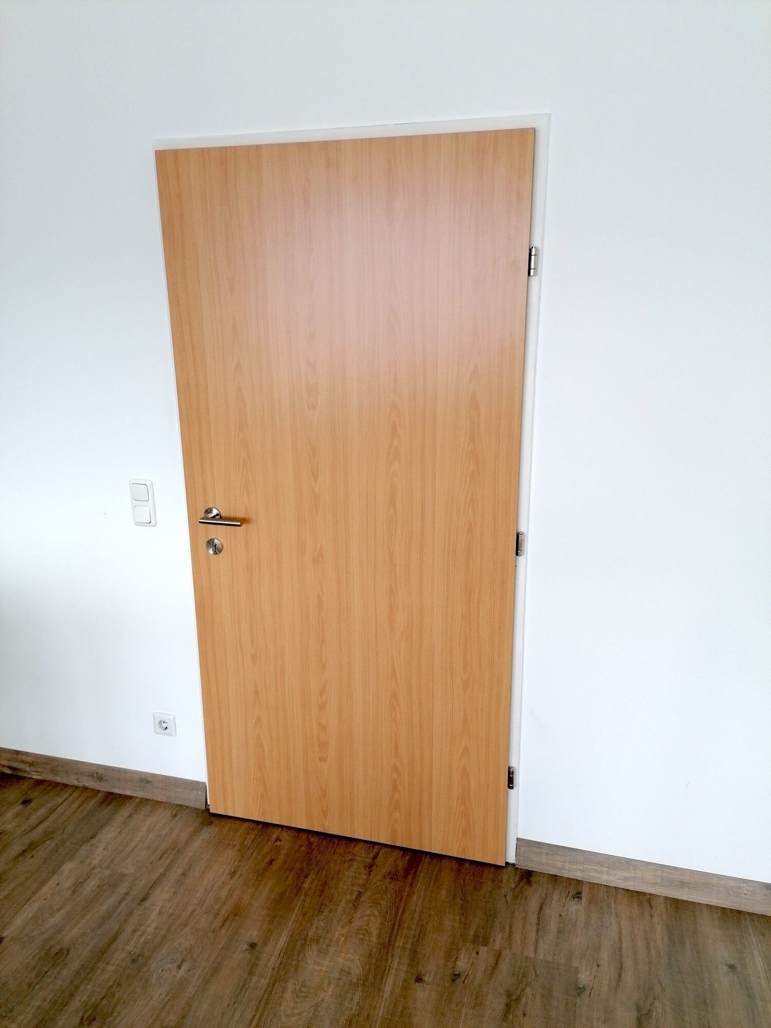 Holztür im Innenraum