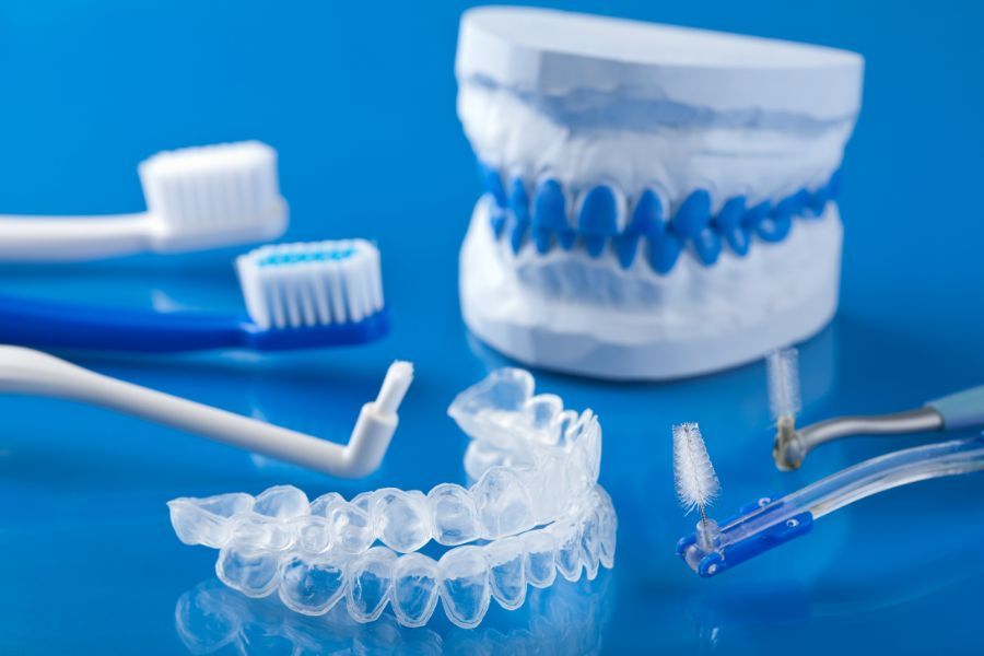 calco di arcate dentarie e strumentazione dentistica