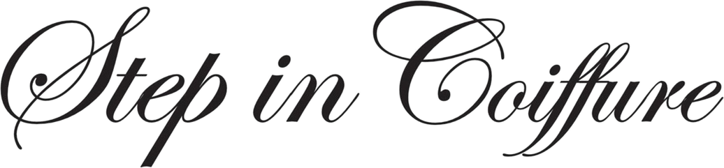 Das Wort „Step in Coiffure“ ist in Schreibschrift auf weißem Hintergrund geschrieben.
