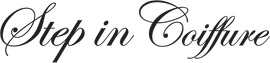 Das Wort „Step in Coiffure“ ist in Schreibschrift auf weißem Hintergrund geschrieben.