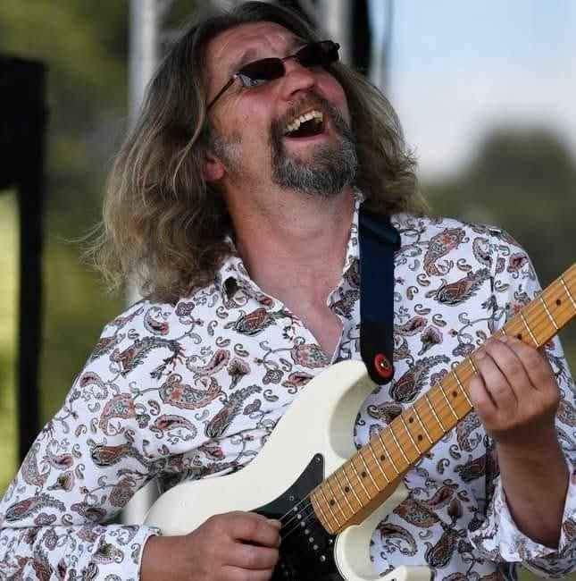 Loz Ruston guitar teacher at Rockphonix Worcester