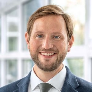 Dr. Kai Lindow