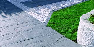 pavimentazione esterna in un giardino residenziale