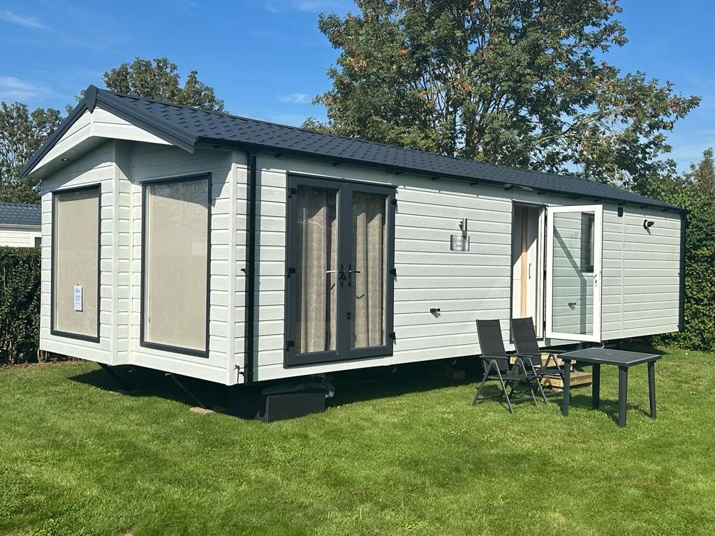Nieuw chalet aangesloten op Camping het Vogelnest
