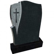 Ein schwarzer Grabstein mit einem eingemeißelten Kreuz.