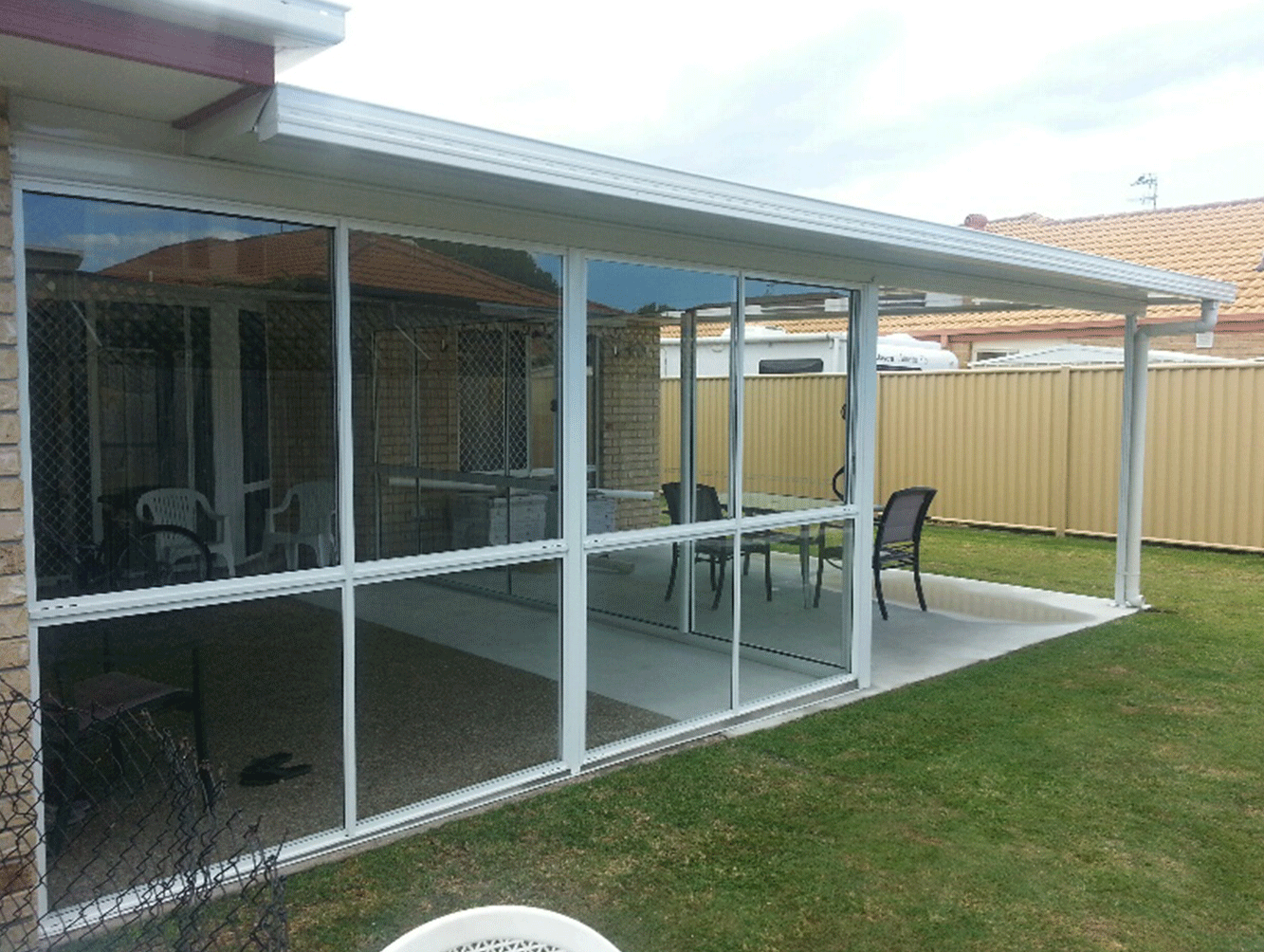 glass and screen enclosure services gold coast