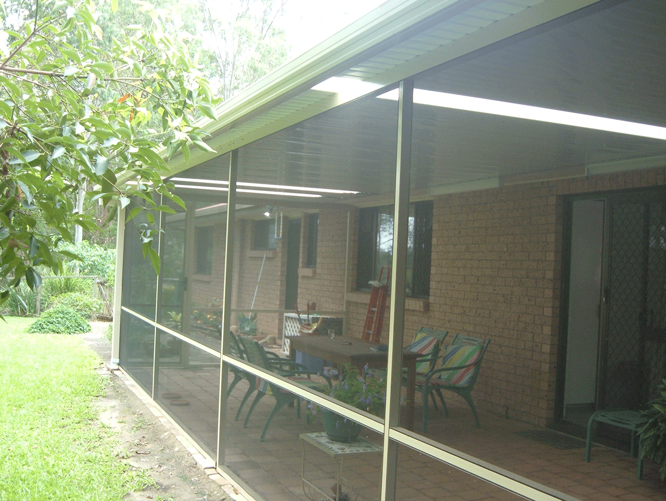 glass and screen enclosure services gold coast