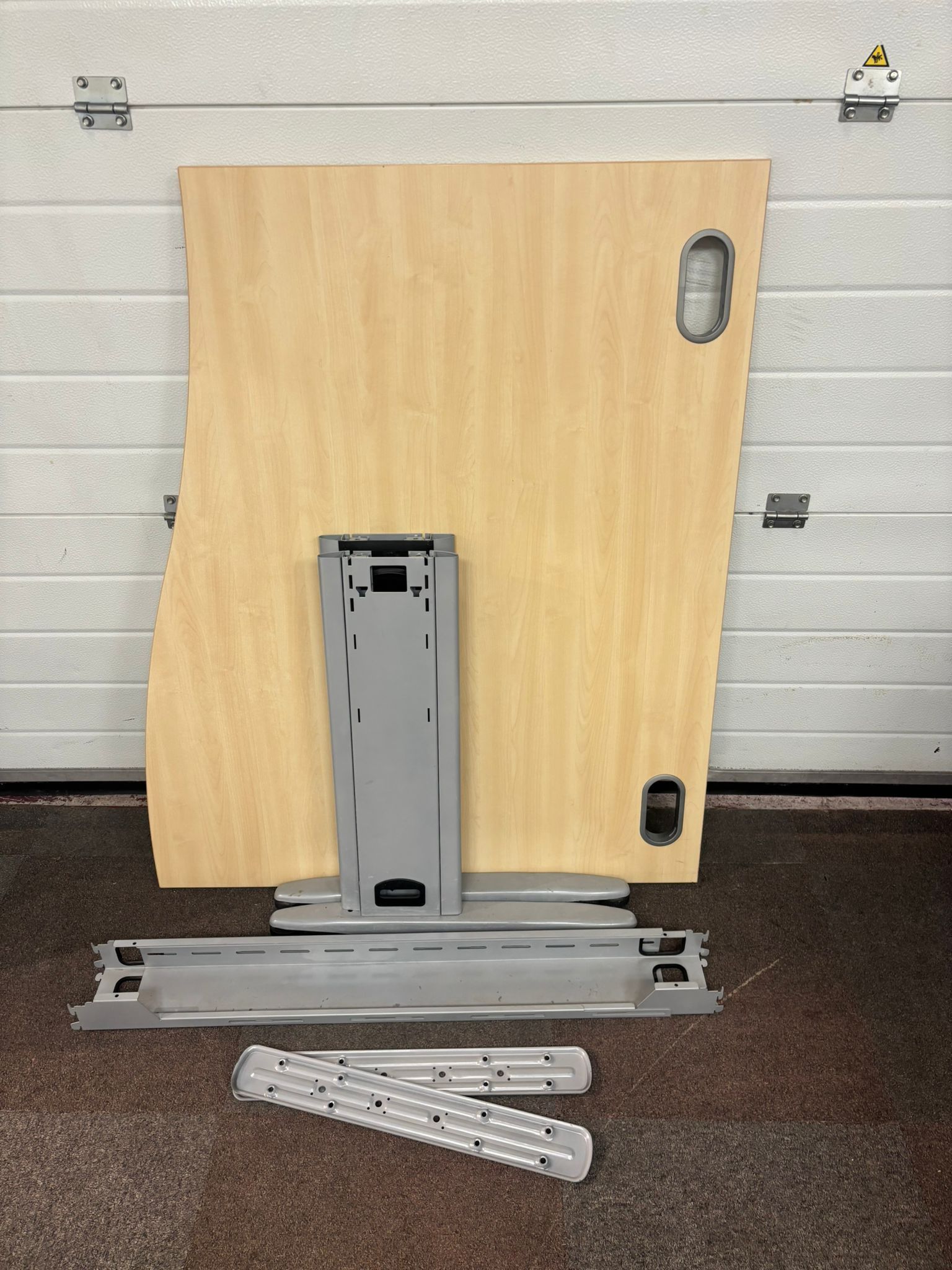 Used Wave Desk - Right Hand - 1400 mm